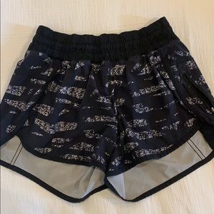 Lulu lemon tracker shorts 4”